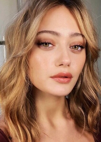Ella Purnell