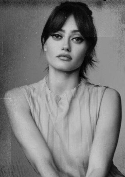 Ella Purnell photo