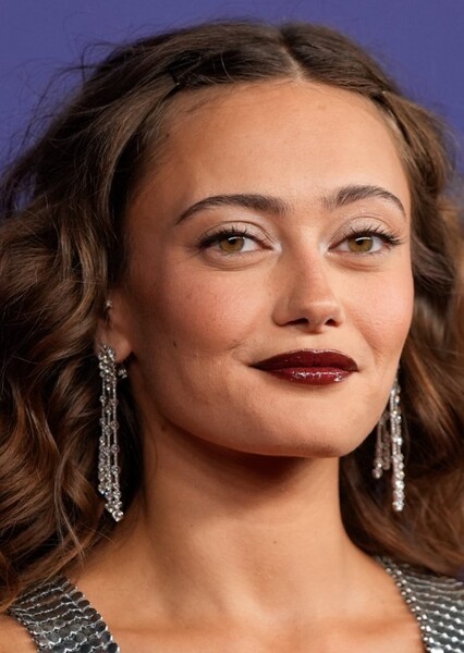 Ella Purnell photo
