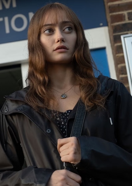 Ella Purnell photo