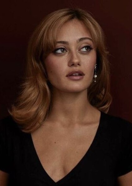 Ella Purnell photo