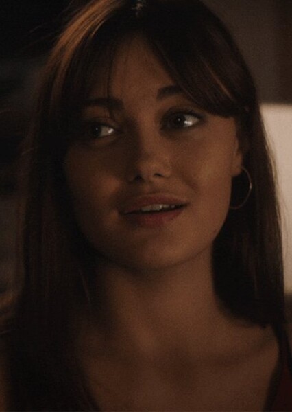 Ella Purnell photo