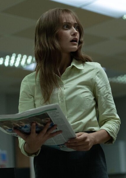 Ella Purnell photo