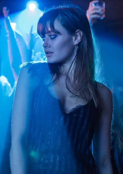 Ella Purnell photo