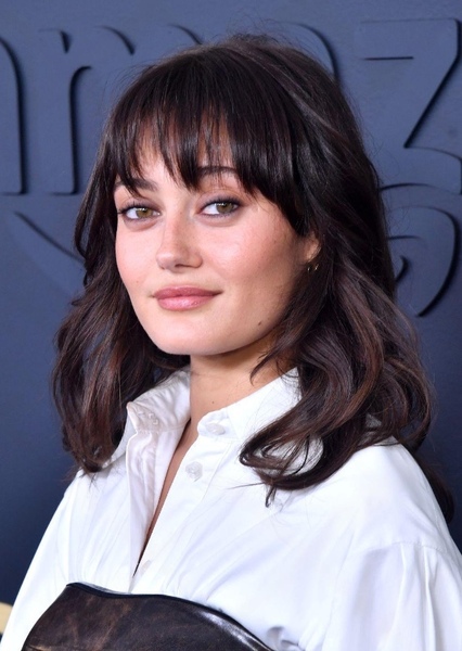 Ella Purnell photo