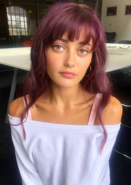 Ella Purnell photo