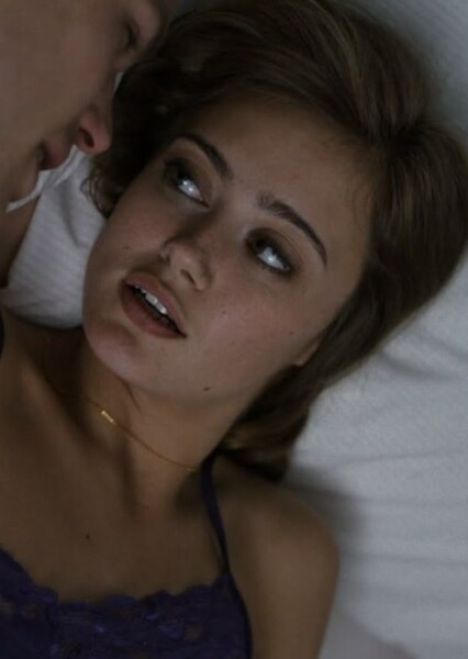 Ella Purnell photo