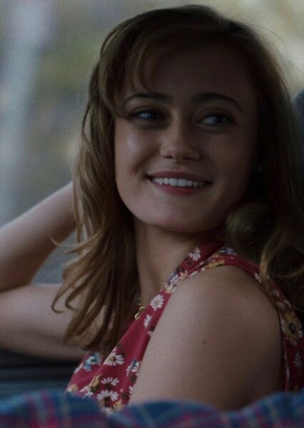 Ella Purnell photo