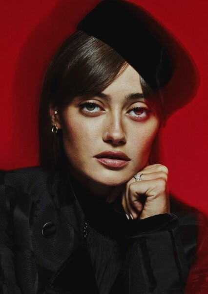 Ella Purnell photo
