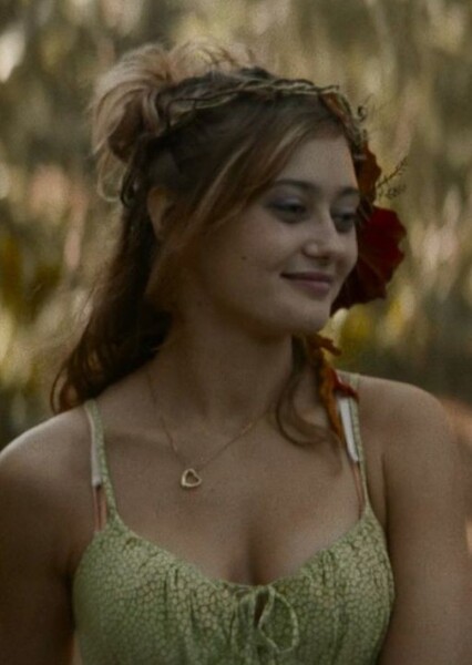 Ella Purnell photo