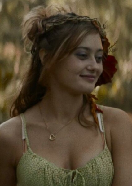 Ella Purnell photo