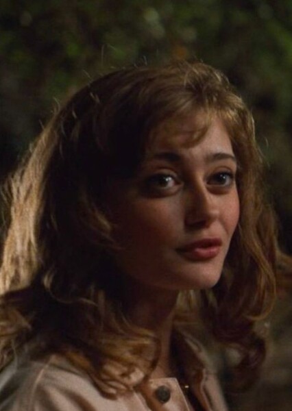 Ella Purnell photo