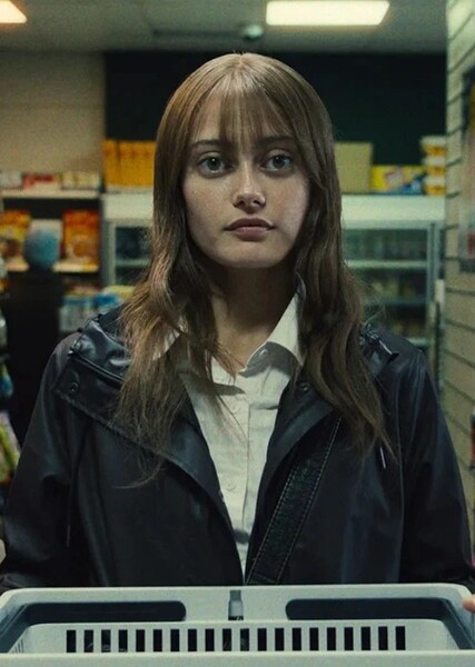 Ella Purnell photo