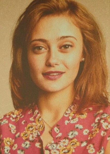 Ella Purnell photo