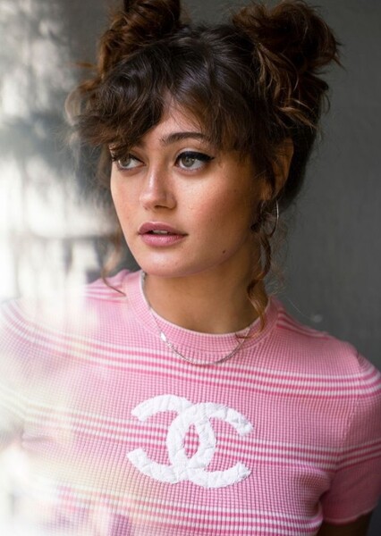 Ella Purnell photo