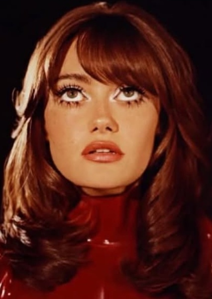 Ella Purnell