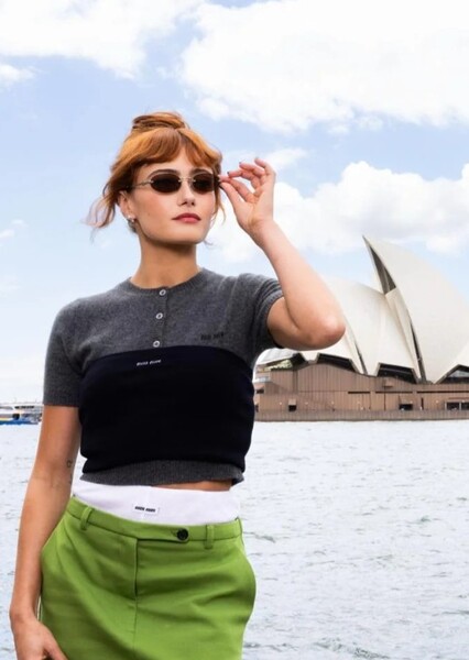 Ella Purnell photo