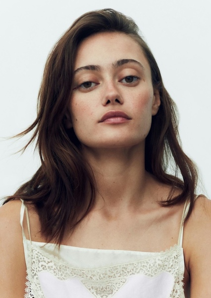 Ella Purnell