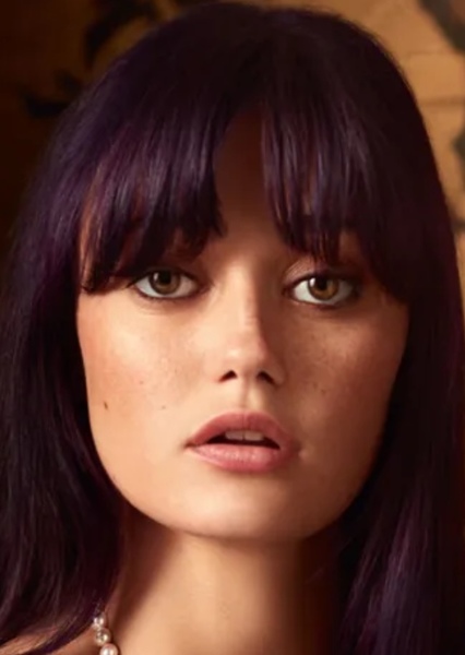 Ella Purnell photo