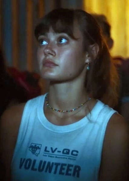 Ella Purnell photo