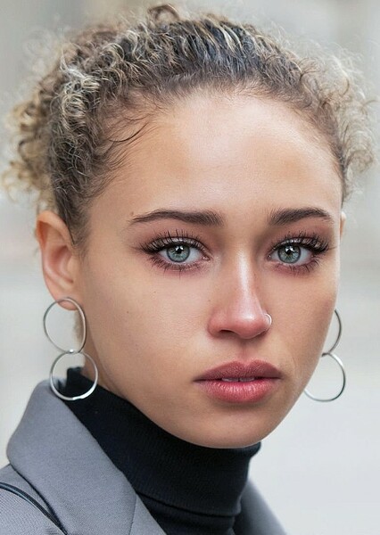 Ella-Rae Smith photo