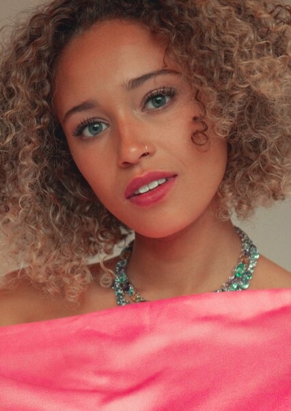 Ella-Rae Smith photo