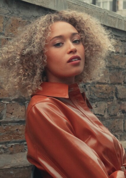 Ella-Rae Smith photo