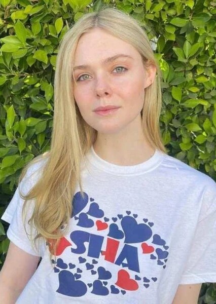 Elle Fanning photo