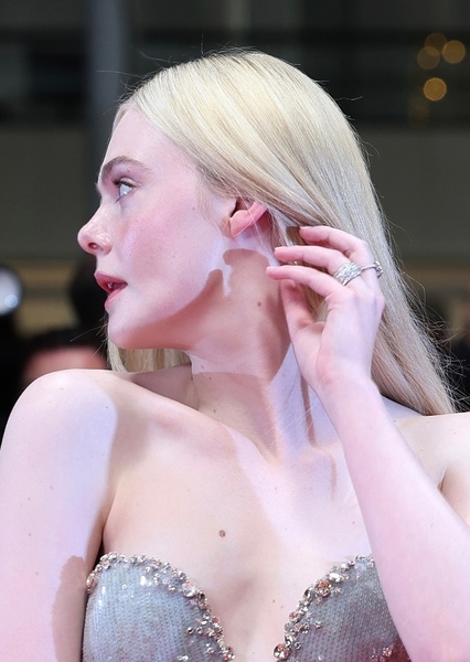 Elle Fanning photo