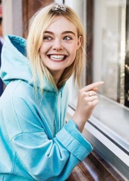 Elle Fanning photo