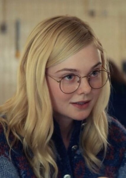 Elle Fanning as Karen Frawl in Sim City 3000