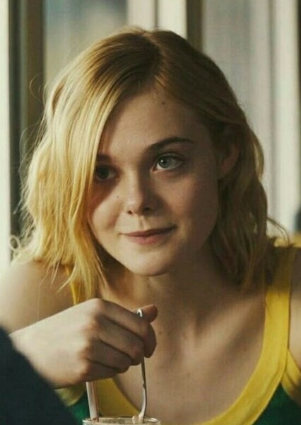 Elle Fanning photo