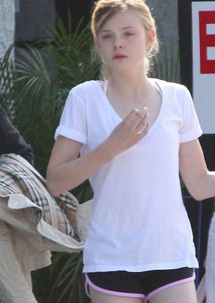 Elle Fanning photo