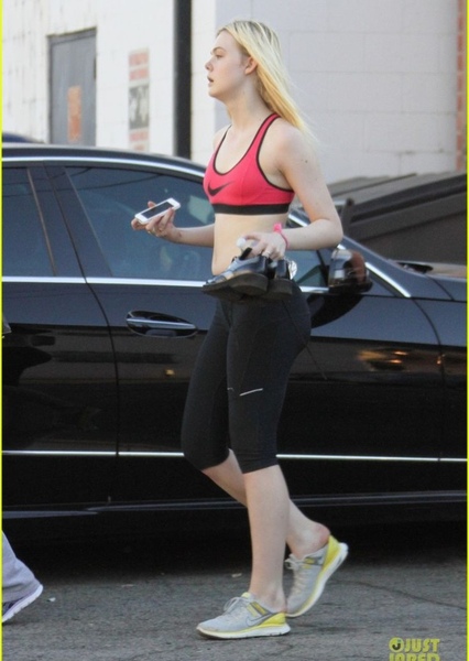 Elle Fanning photo