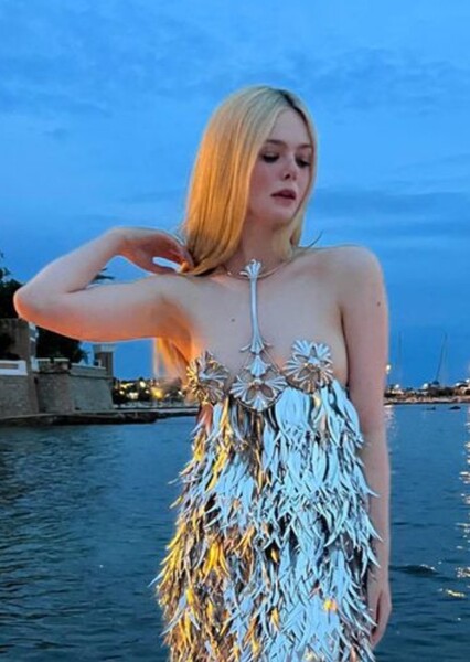 Elle Fanning photo