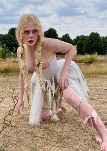 Elle Fanning photo