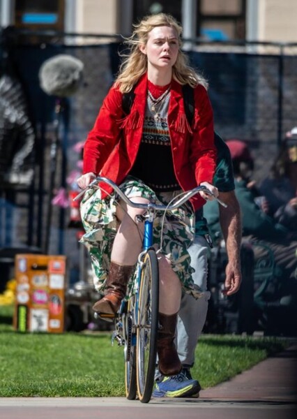 Elle Fanning photo
