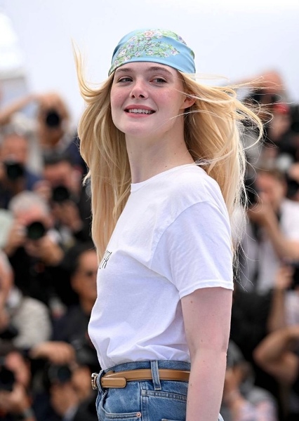 Elle Fanning photo