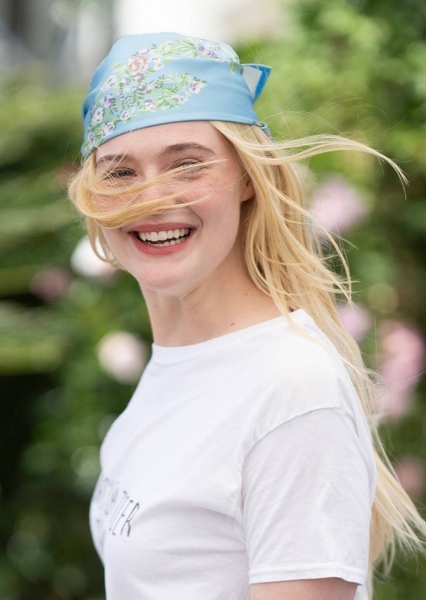 Elle Fanning photo