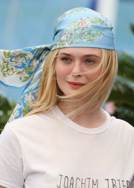 Elle Fanning photo