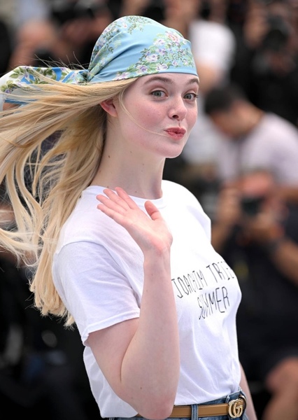 Elle Fanning photo
