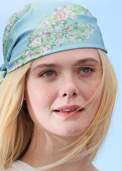 Elle Fanning photo