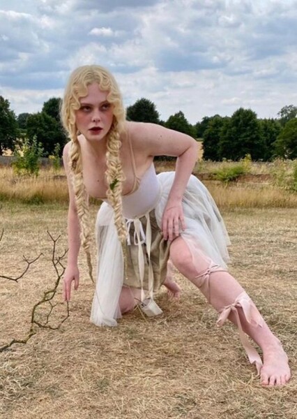 Elle Fanning photo