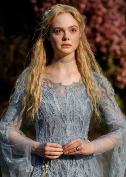 Elle Fanning photo