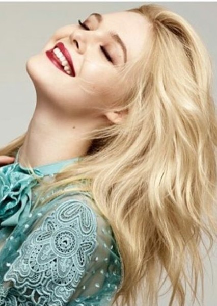 Elle Fanning photo