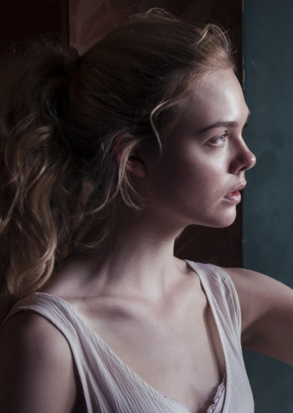 Elle Fanning photo