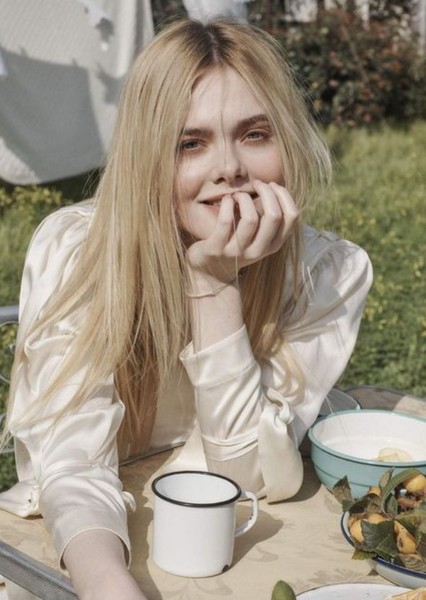 Elle Fanning photo