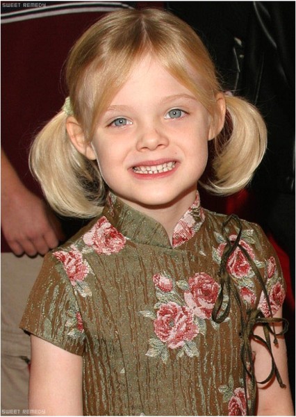 Elle Fanning photo
