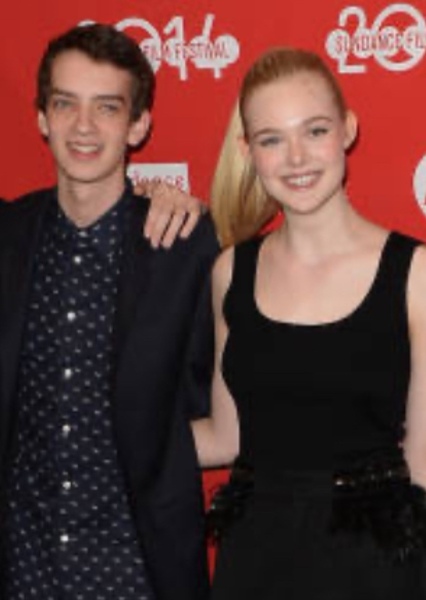 Elle Fanning and Kodi Smith-McPhee photo