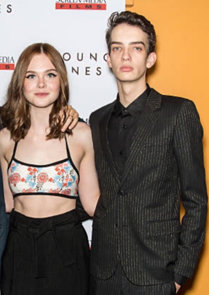 Elle Fanning and Kodi Smith-McPhee photo